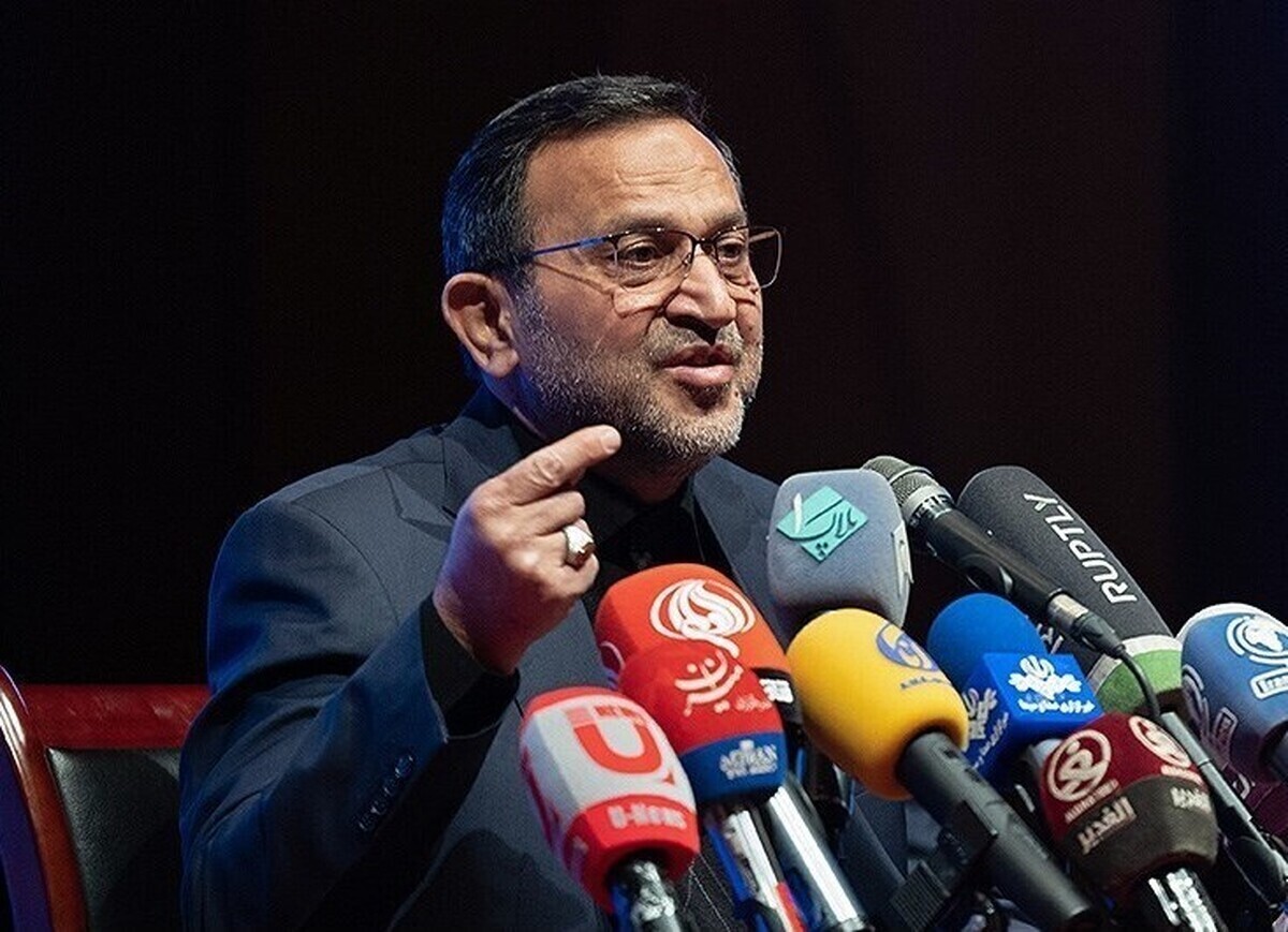 مقدمفر: حاج حسن طهرانیمقدم از سرآمدان دنیای اسلام است