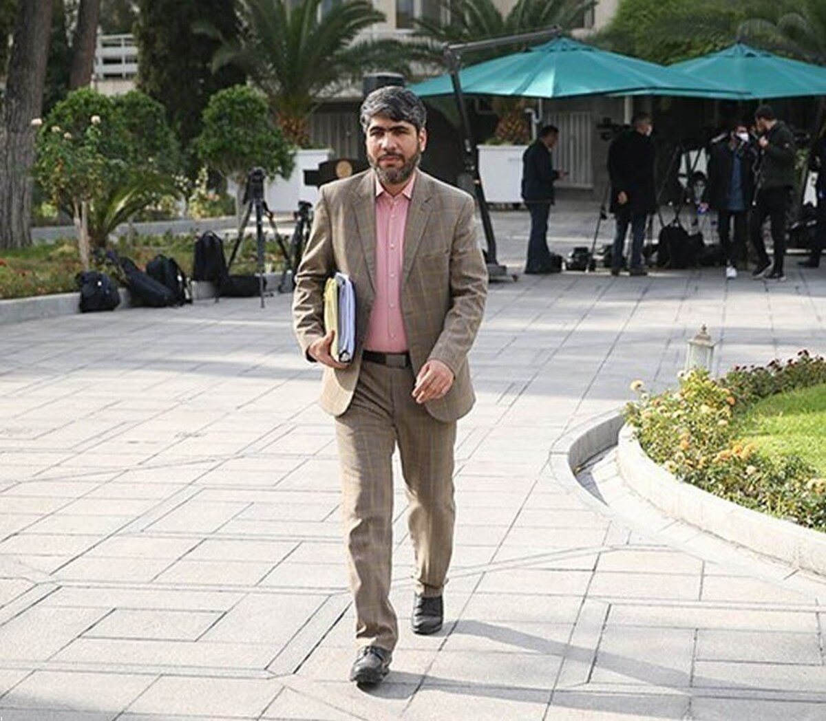 آزمون استخدام ۱۱ هزار کادر درمان فردا برگزار میشود