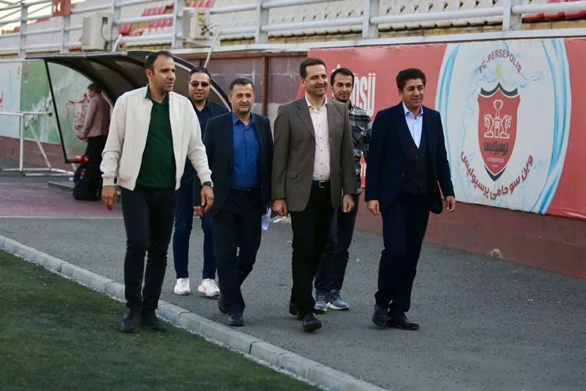 بازدید ممبینی از ورزشگاه شهید درفشیفر