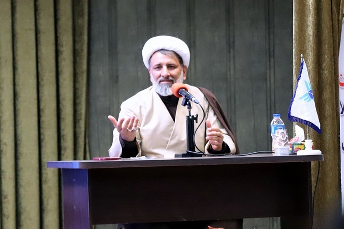 غرب در لایههای دانش خود خوی استکباری تولید میکند خروجی دانشگاههای ما غربی است