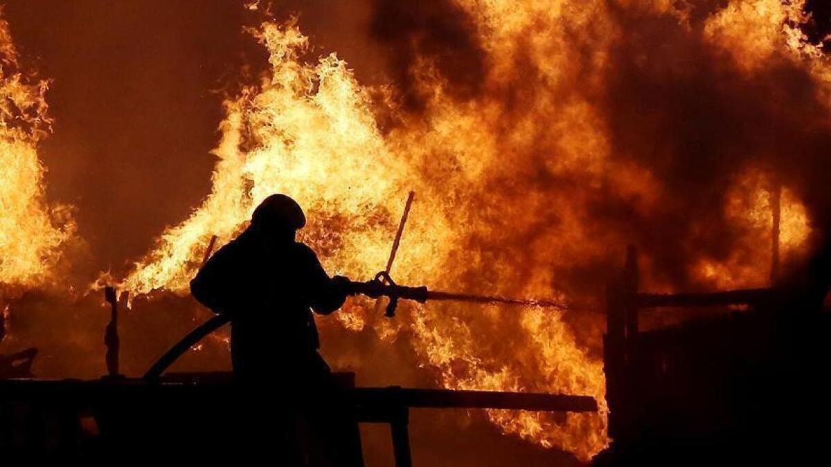 انبار نوشتافزار در جاده مخصوص کرج دچار حریق شد