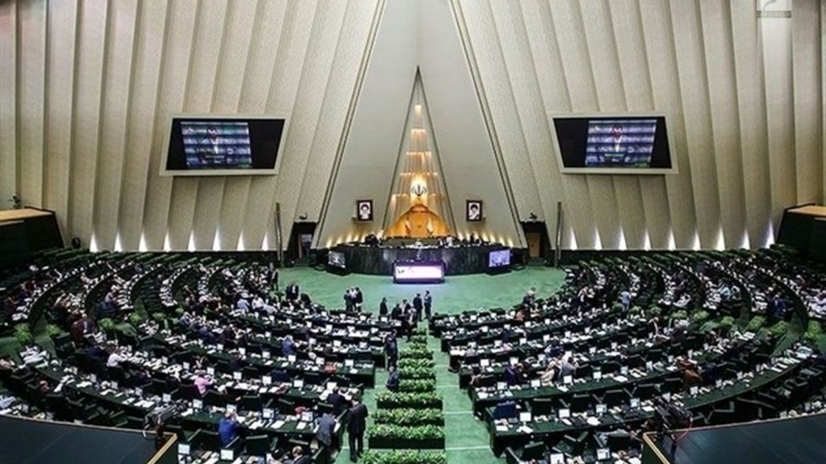 مجلس دولت را مجاز به عقد قرارداد با صندوق توسعه ملی برای صادرات نفت و گاز کرد