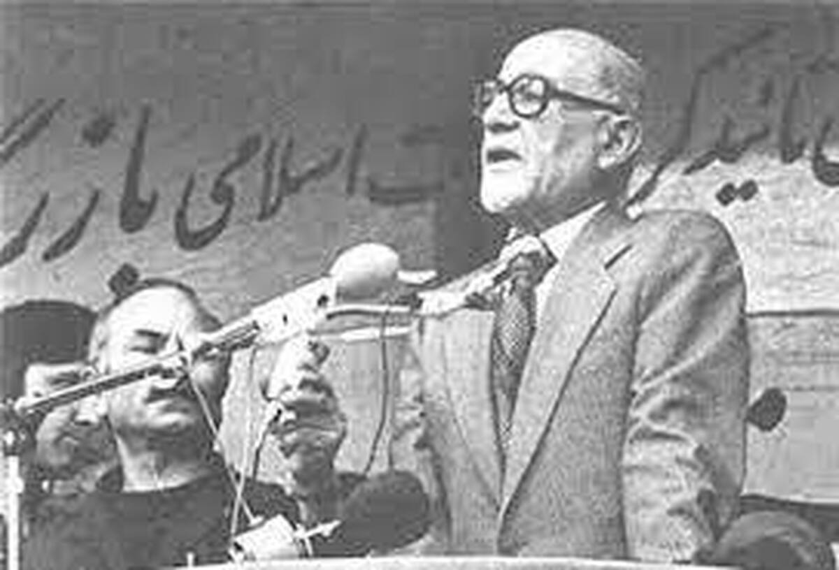 دولت بازرگان پس از تسخیر سفارت آمریکا استعفا داد