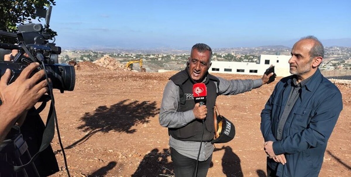دیدار رئیس رسانهملی با خانواده ۵ شهید راه قدس در مناطق مرزی لبنان