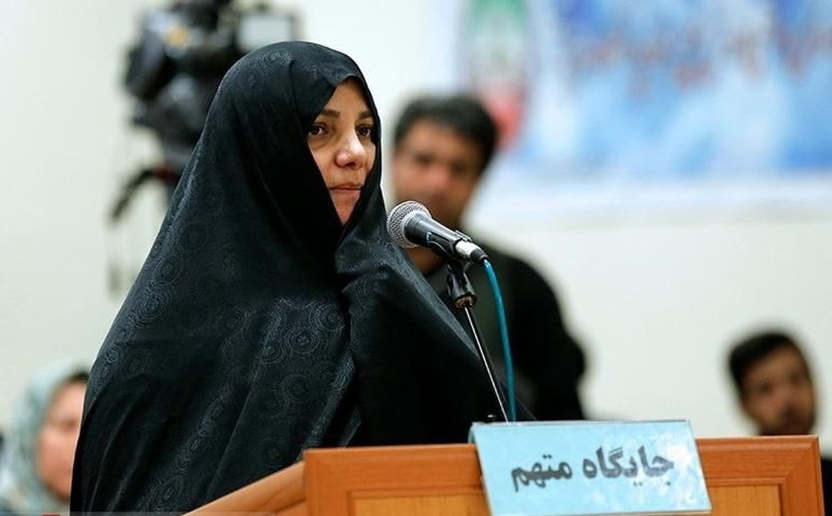 «شبنم نعمتزاده» اکنون در زندان اوین است/ خبر متواری شدن وی کذب است