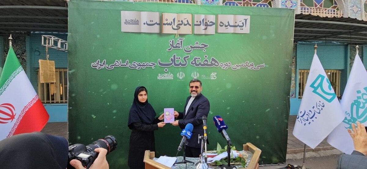 موافقت وزیر صمت برای عرضه تعدادی خودرو به عنوان کتابخانه سیار+ فیلم