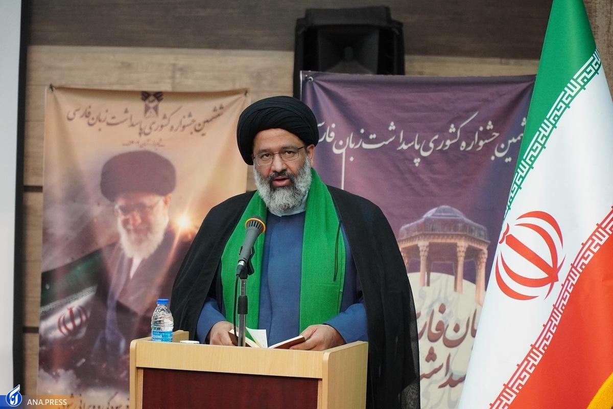 جوانان را با حکمت موجود در ادبیات فارسی آشنا کنیم