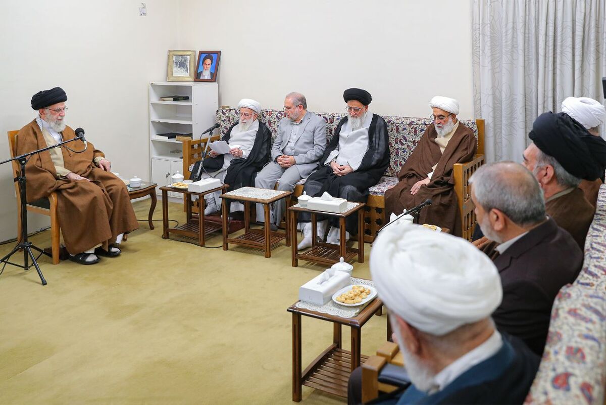 رهبر انقلاب: همه وظیفه دارند زمینه برگزاری انتخاباتی پرشور را فراهم کنند