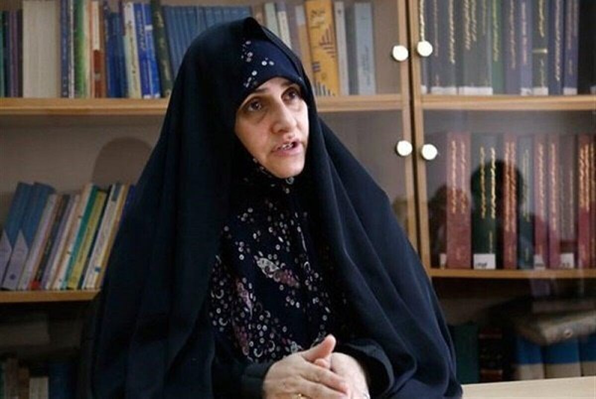 علم‌ الهدی: باید رهبری زنان جهان را به دست بگیریم