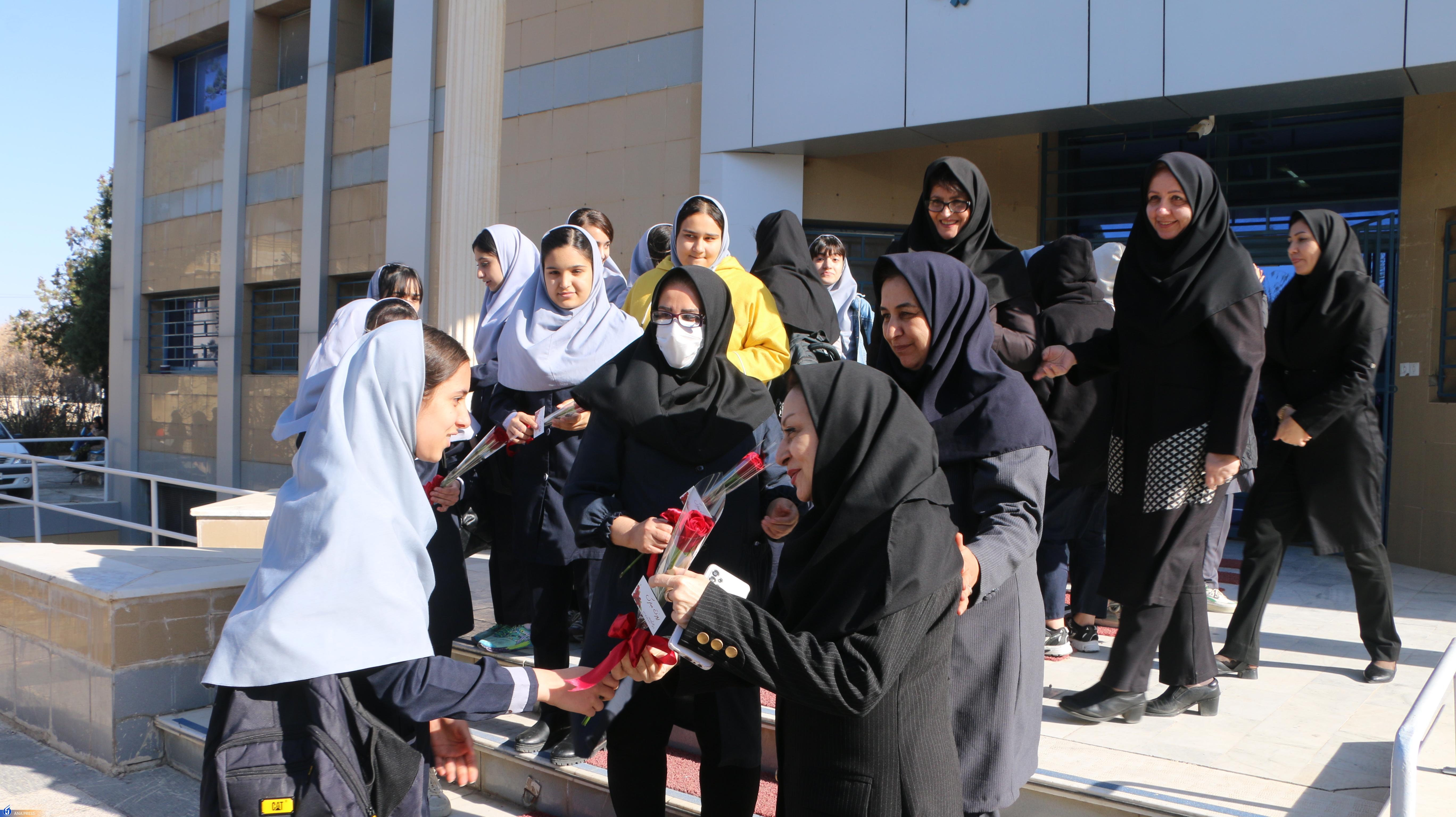 گرامیداشت روز پرستار در واحدهای دانشگاه آزاد اسلامی گرامیداشت روز پرستار در واحدهای دانشگاه آزاد اسلامی