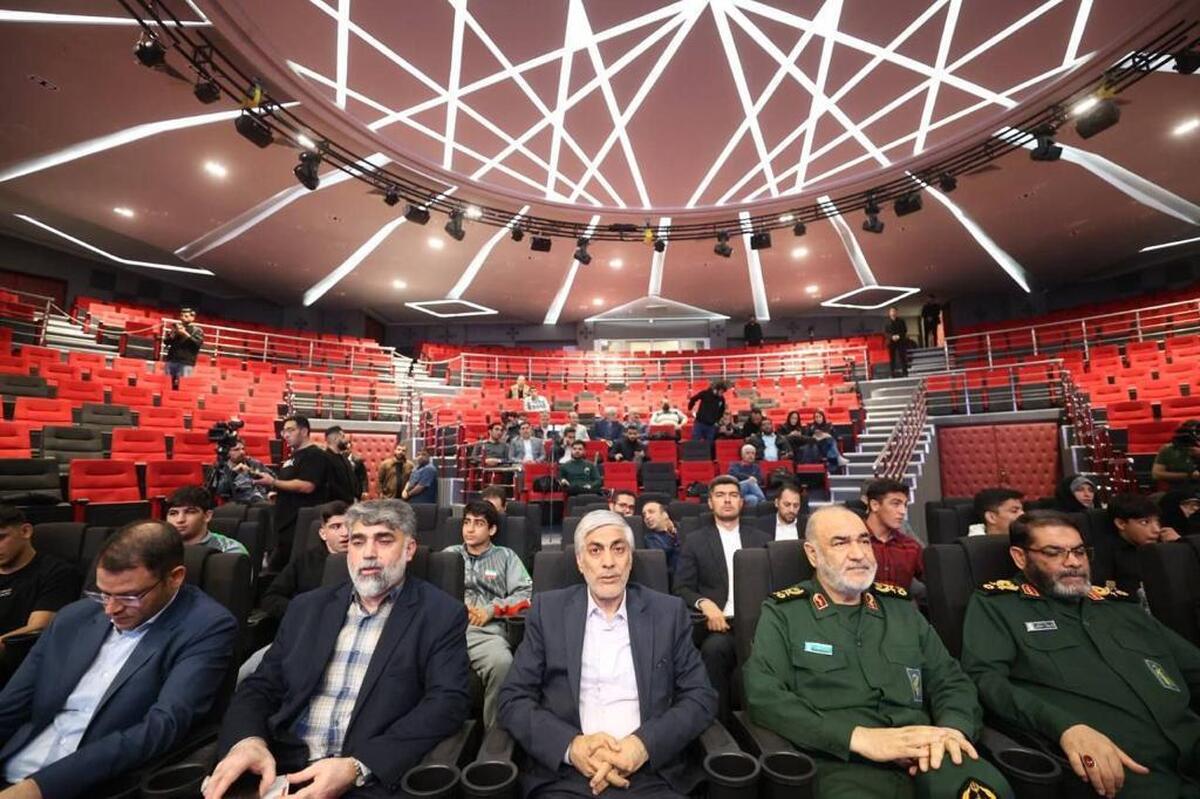 دبیر: جوری با ما برخورد کردند که انگار شکست خورده‌ایم  توصیه فرمانده سپاه به یزدانی