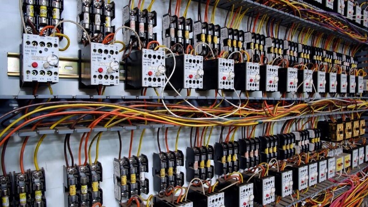 بررسی هر آنچه نیاز است در مورد تابلو برق طرح ریتال بدانید!