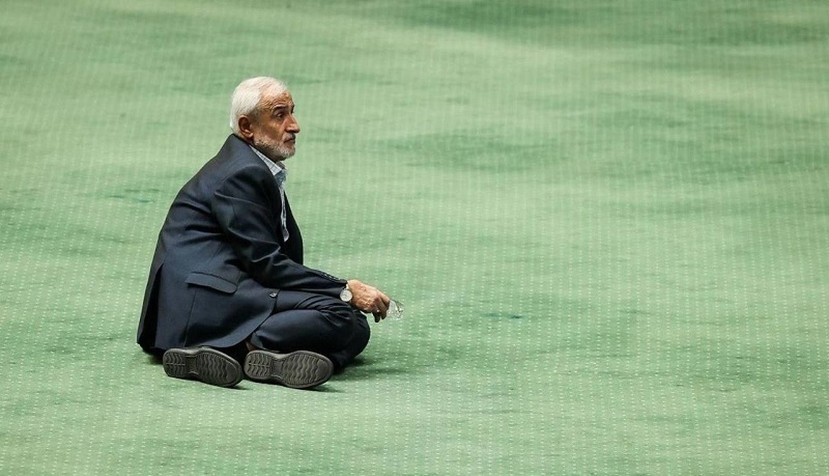 مجلس با استعفای نادران مخالفت کرد