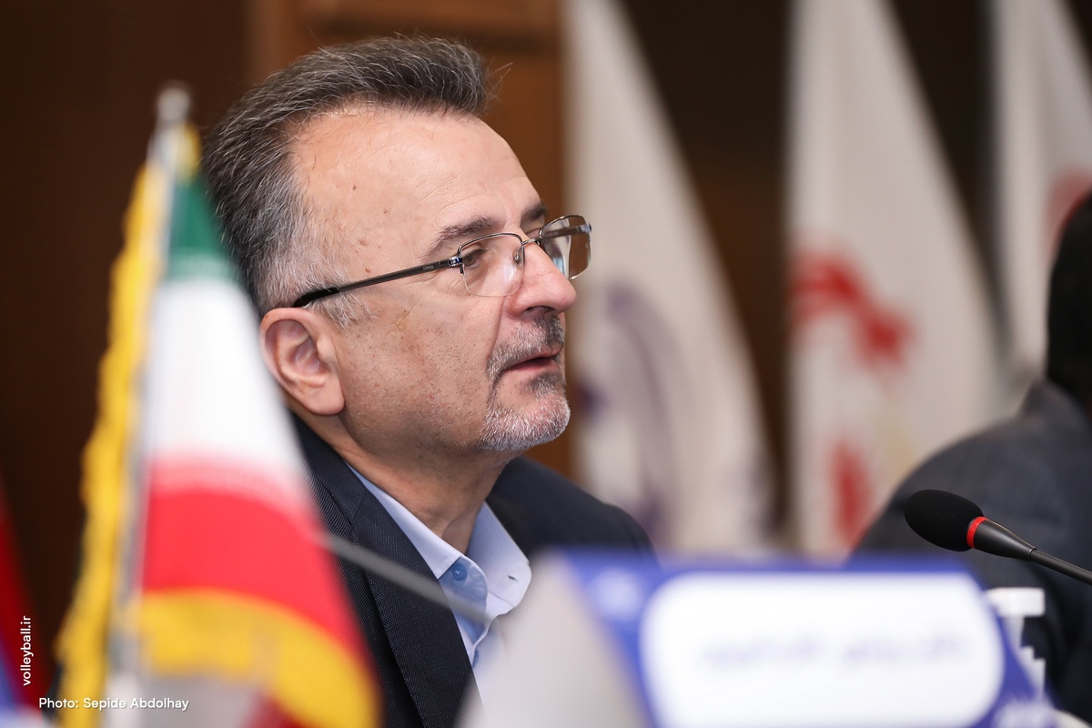 داورزنی: تمام گزینهها را بررسی میکنیم زمان طلایی را از دست نمیدهیم
