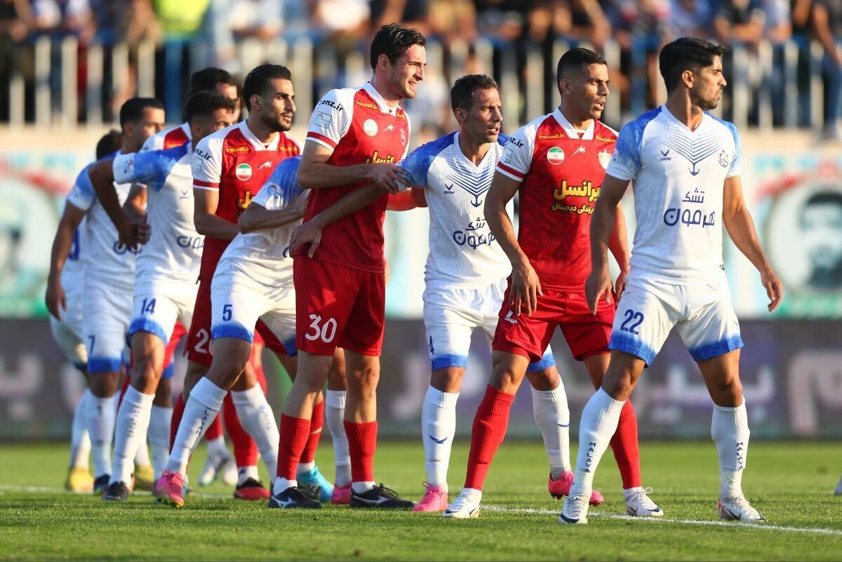 دیدگاه کارشناسان در مورد داوری بازی ملوان و پرسپولیس پنالتی سرخپوشان گرفته نشد