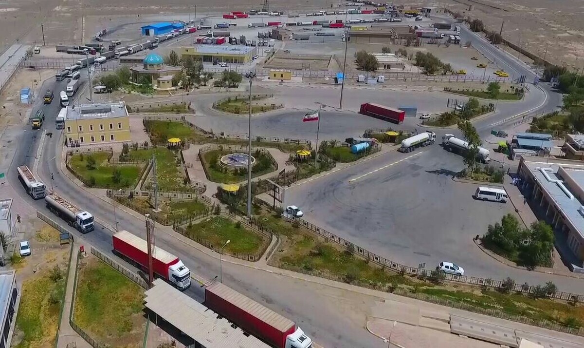 افزایش ۲۴ درصدی صادرات از طریق پایانه مرزی میرجاوه