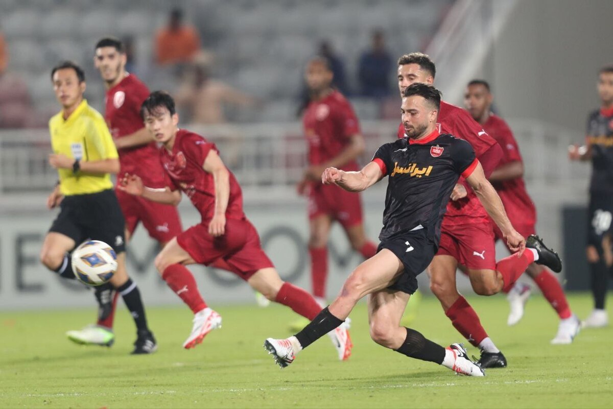 یک جلسه تمرینی الدحیل در تهران پیش از بازی با پرسپولیس