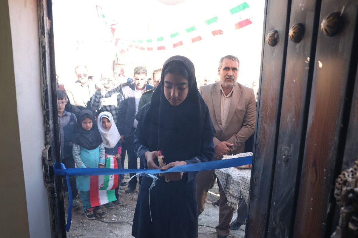 دانشآموزانی که در کانکس درس میخواندند صاحب مدرسه شدند+ عکس و فیلم