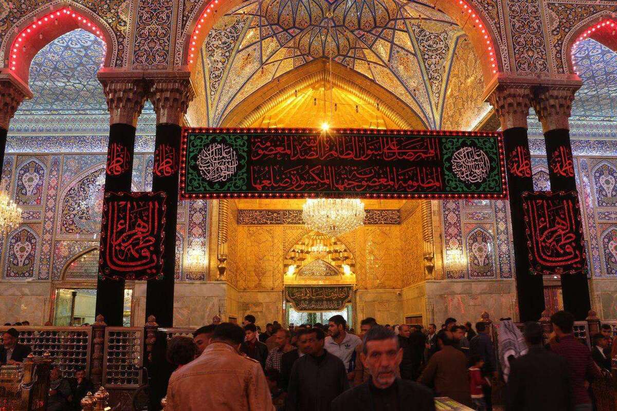 ایرانیان برای شهادت حضرت زهرا(س) در کربلا عزاداری میکنند
