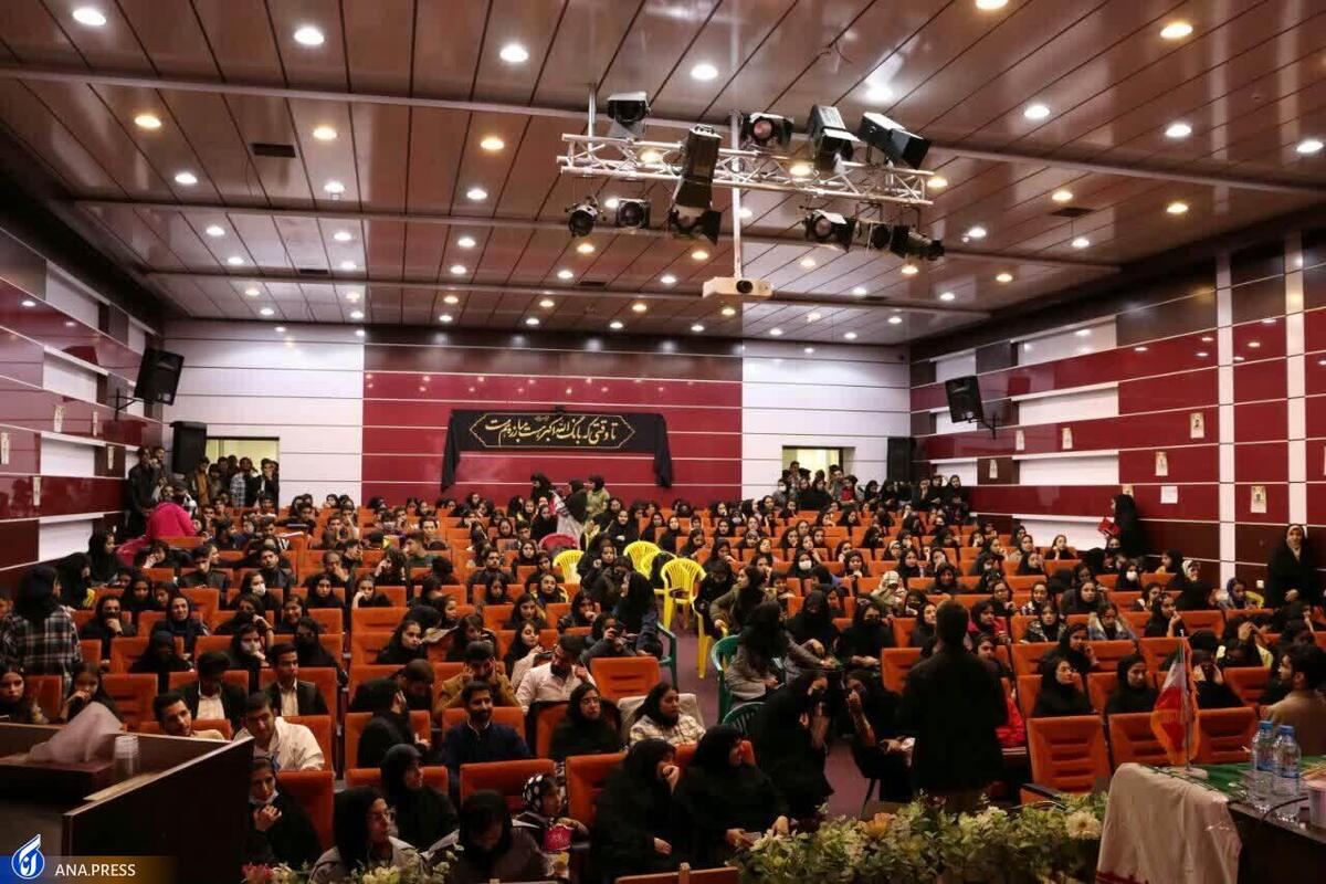 دانشگاه آزاد جایگاه مهمی در پرورش نخبگان خلاق دارد