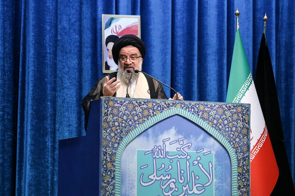 آیتالله خاتمی: دانشجویان پیشانی مبارزه با استبداد آمریکا هستند