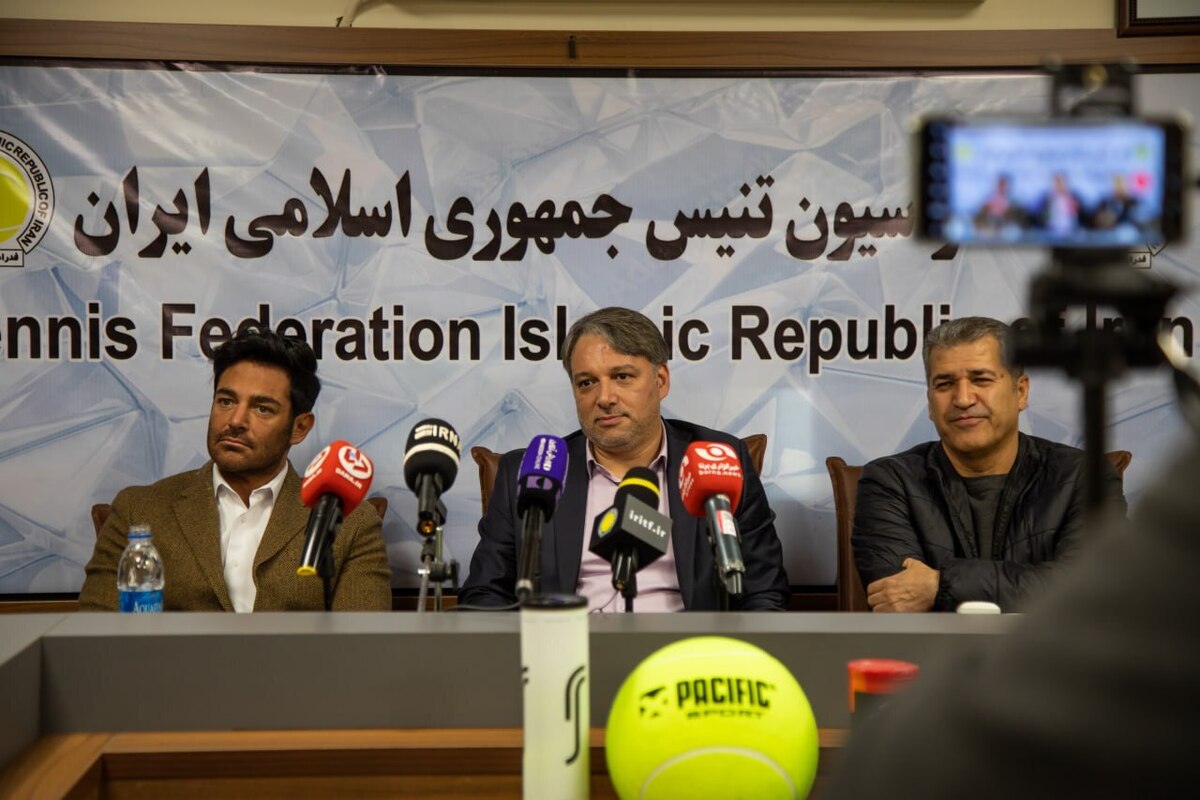 حضور عجیب مشاور وزیر در نشست خبری یک انجمن فرعی میهمان ناخوانده در فدراسیون تنیس!