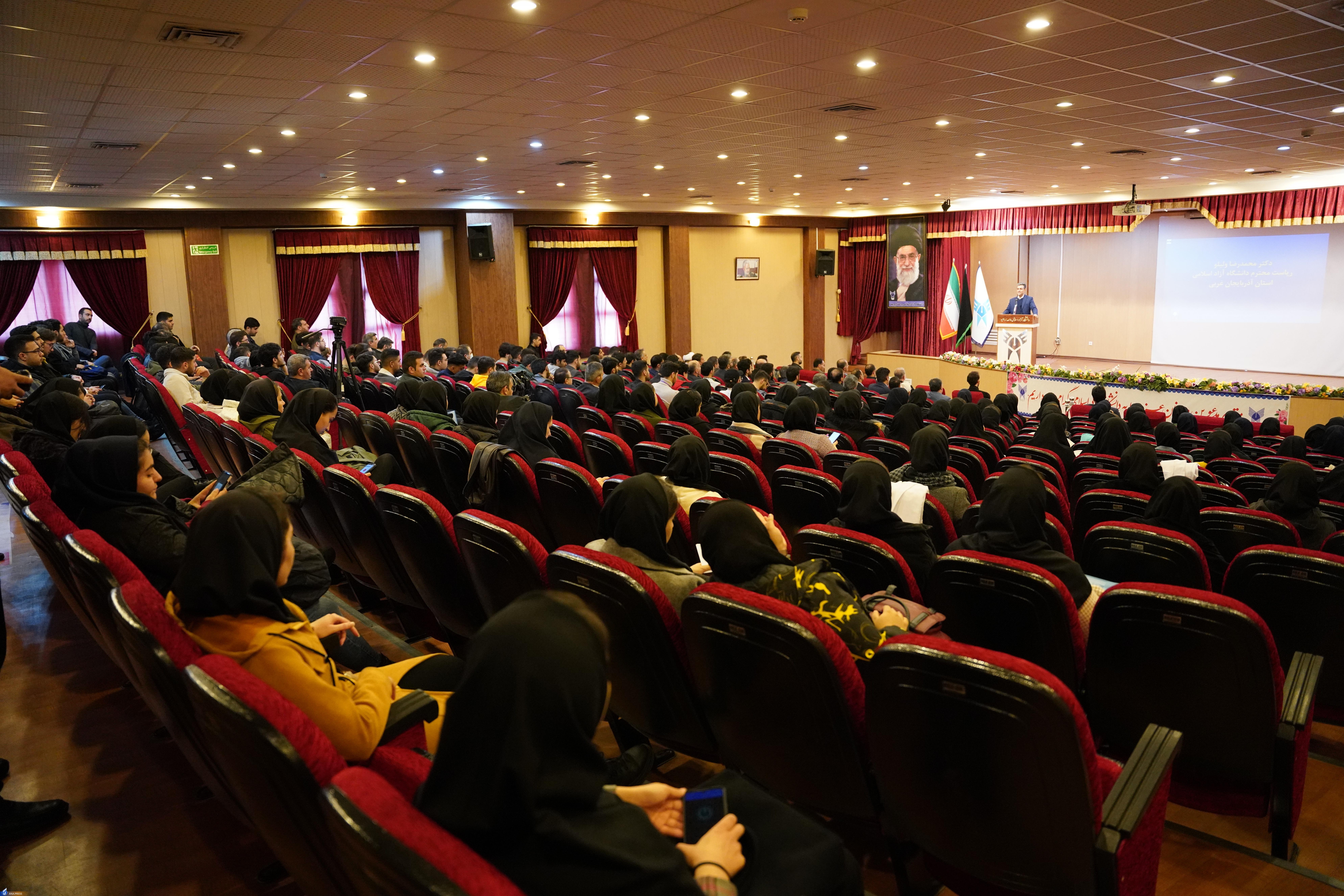 از انجام ۳۷ طرح بروندانشگاهی تا چاپ ۹۰۰ مقاله در دانشگاه آزاد آذربایجانغربی از انجام ۳۷ طرح بروندانشگاهی تا چاپ ۹۰۰ مقاله در دانشگاه آزاد آذربایجانغربی