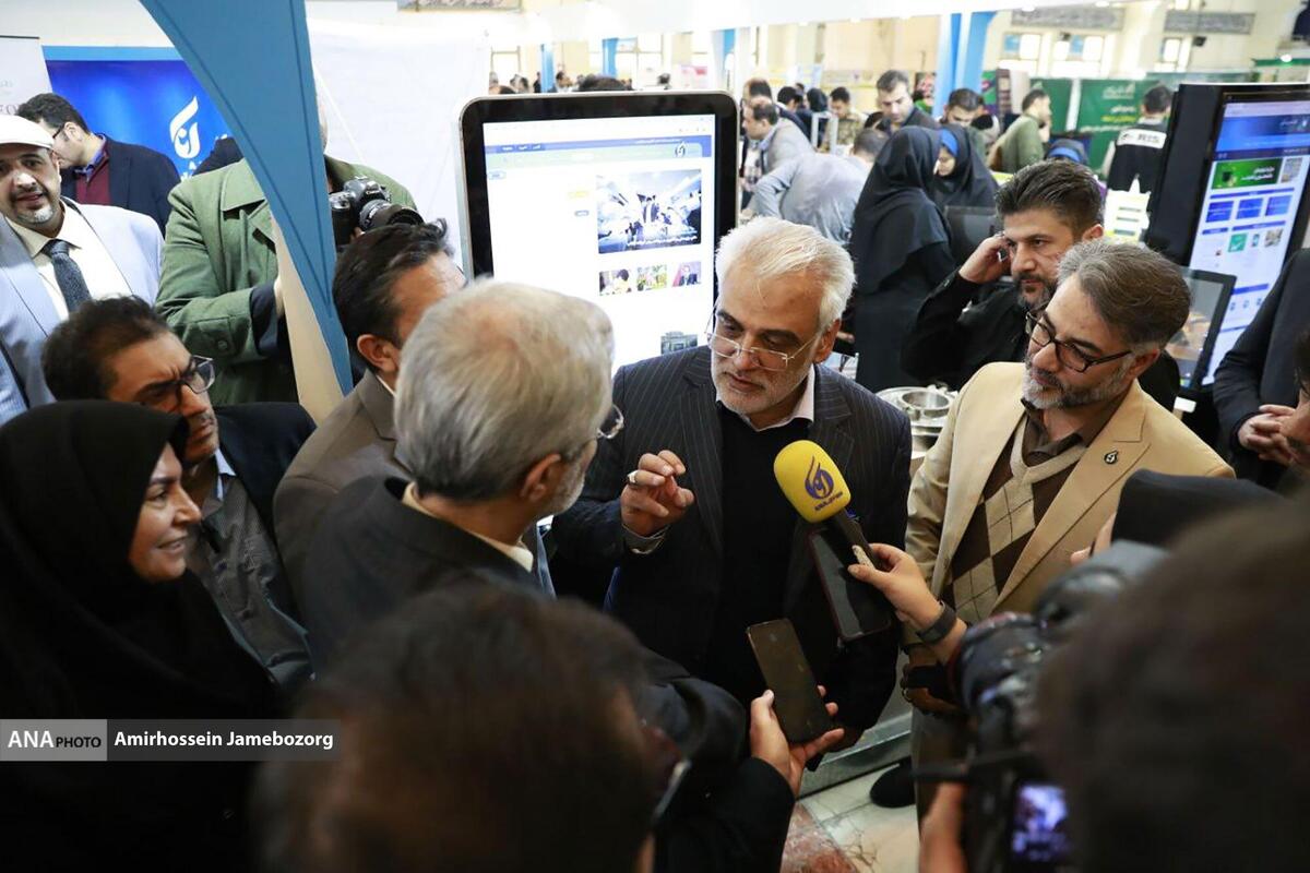 مدرکگرایی در دانشگاه آزاد مدنظر نیست/ دانشجو را بهعنوان عضو هیئتمدیره یک شرکت تربیت میکنیم