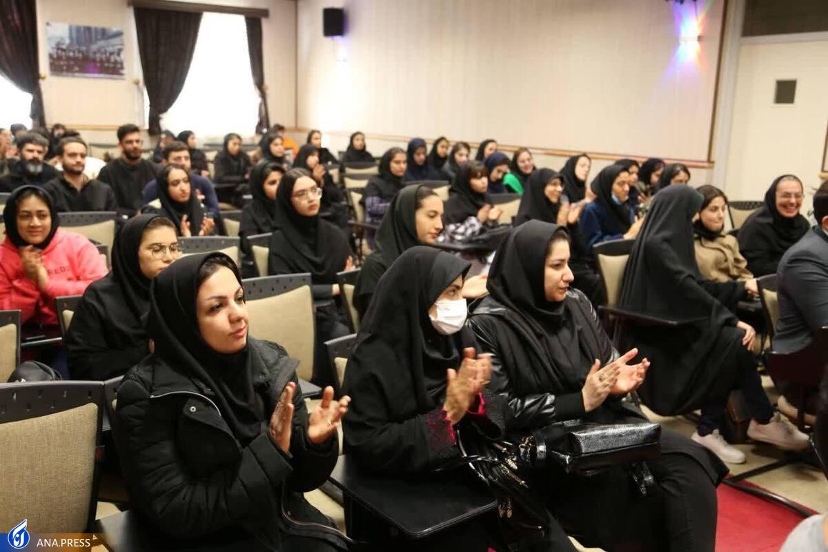 دانشجویان هویت دانشجویی را در خود نهادینه کنند