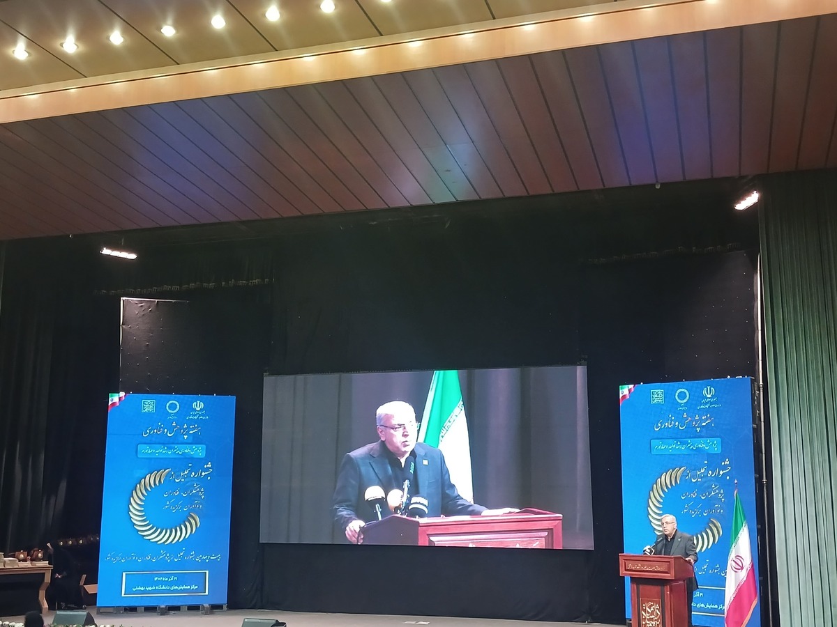 رشد ۱۳۵ درصدی مقالات در یک سال اخیر/ ارتباطات علمی ایران با همه دانشگاههای جهان تقویت میشود