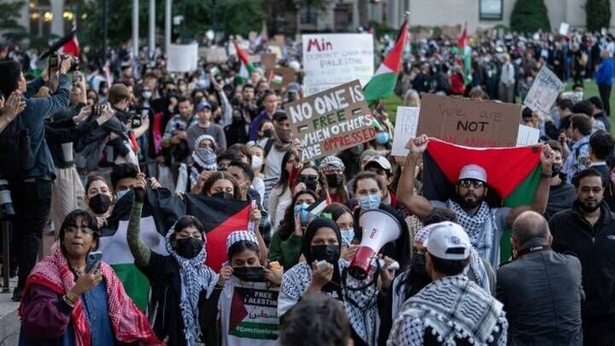 تظاهرات آمریکاییها درحمایت از فلسطین برابر ساختمان نیویورکتایمز