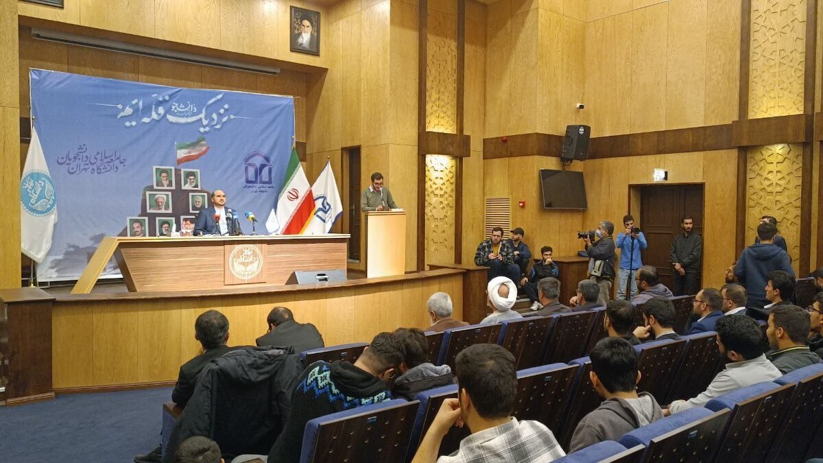 منصوری: دولت به‌جای «اگر به برادرم دست بزنید اعلام جنگ می‌کنم» پیشتاز مبارزه با فساد شده است