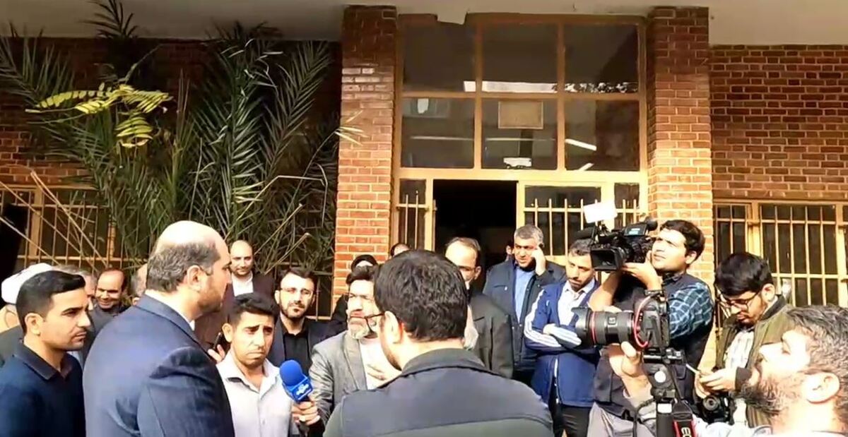 معاون اجرایی رئیسجمهور میهمان خوابگاه کوی دانشگاه شد + فیلم