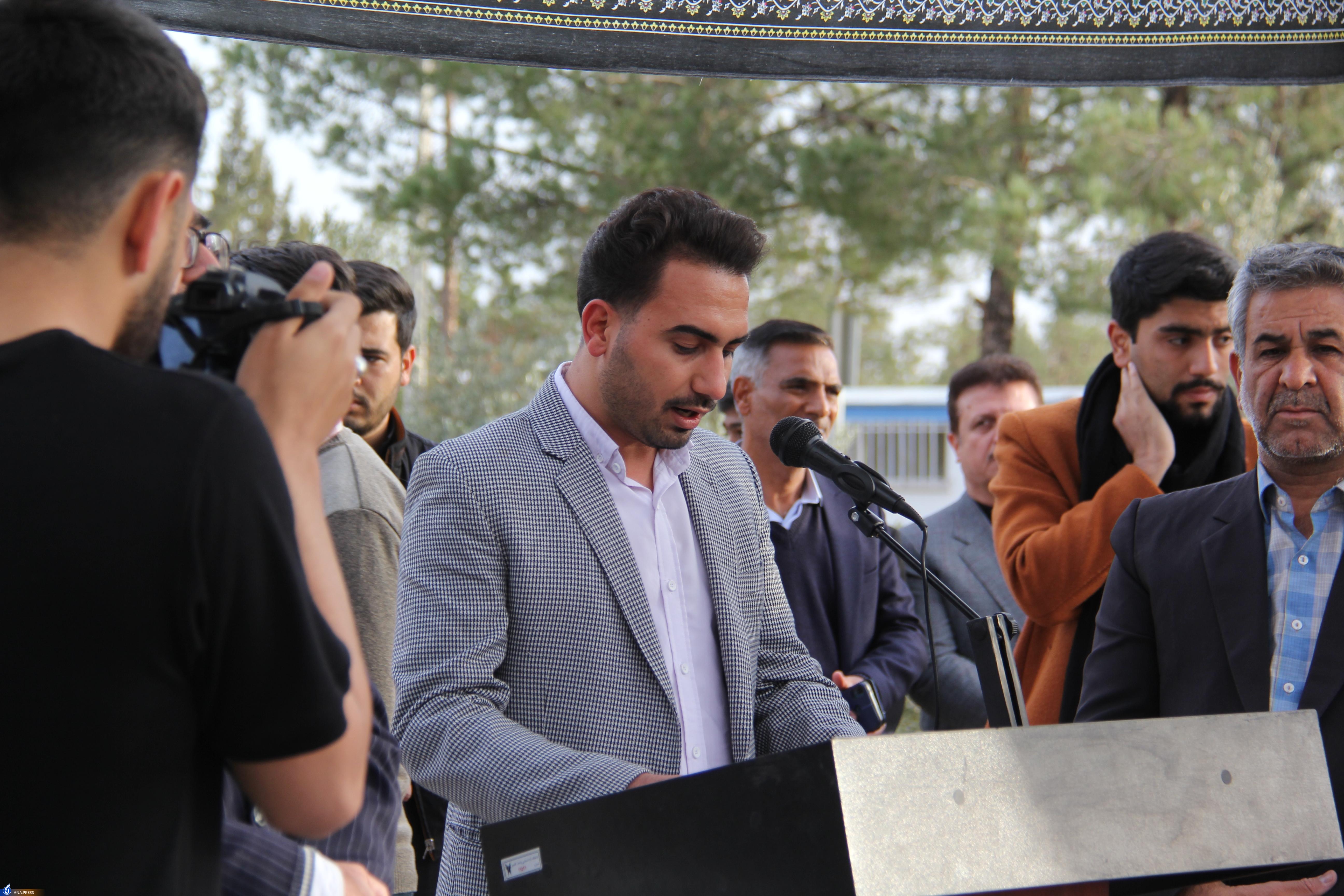 میهمانی پرستوی خونینبال گمنام در دیار تُرشیز/گنجینه رزمندگان در عملیات کربلای یک از زبان شهید سلیمانی میهمانی پرستوی خونینبال گمنام در دیار تُرشیز/گنجینه رزمندگان در عملیات کربلای یک از زبان شهید سلیمانی