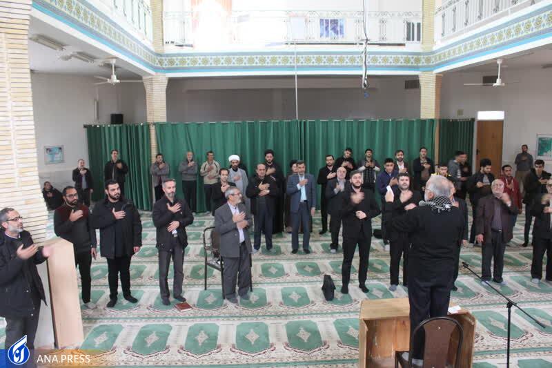 دانشجویان و استادان غرق در عزای حضرت فاطمه(س)؛ نوای حزن و اندوه در واحدهای دانشگاهی پیچید دانشجویان و استادان غرق در عزای حضرت فاطمه(س)؛ نوای حزن و اندوه در واحدهای دانشگاهی پیچید