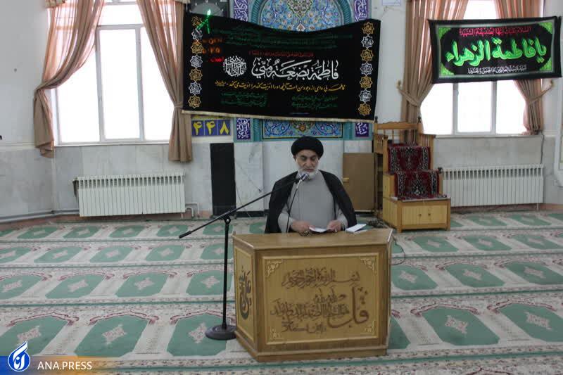 دانشجویان و استادان غرق در عزای حضرت فاطمه(س)؛ نوای حزن و اندوه در واحدهای دانشگاهی پیچید دانشجویان و استادان غرق در عزای حضرت فاطمه(س)؛ نوای حزن و اندوه در واحدهای دانشگاهی پیچید