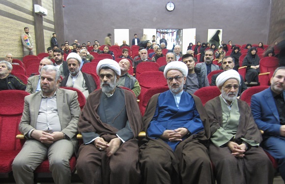 تمسک به قرآن کریم در چه صورت انسانها را از فتنهها نجات میبخشد؟ تمسک به قرآن کریم در چه صورت انسانها را از فتنهها نجات میبخشد؟