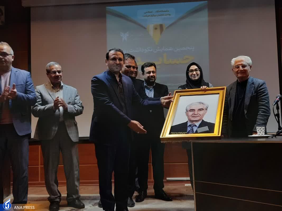 رشته حسابداری با ساختار ضعیف در سطح کاردانی و کارشناسی بماند کفایت می‌کند