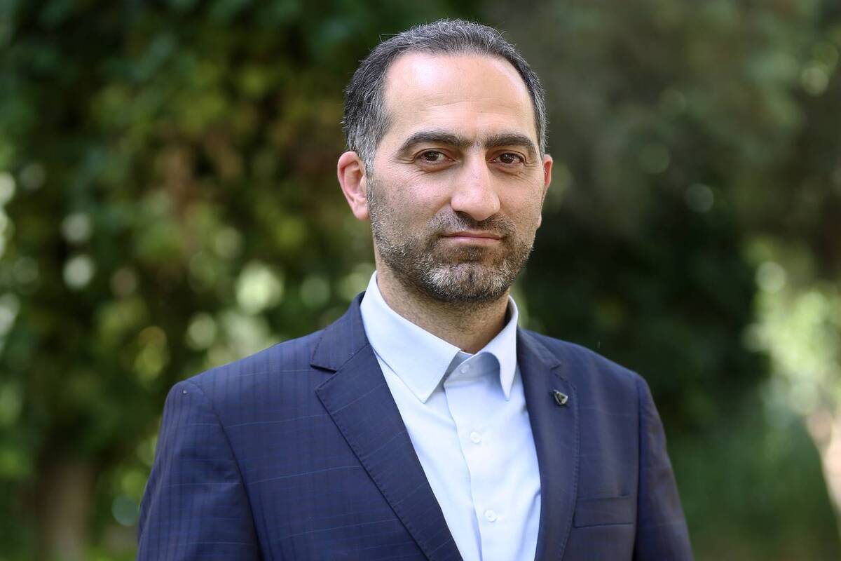 واحدی: پیشکسوتان و جوانان اولویت جشنواره هنرهای تجسمی فجر هستند