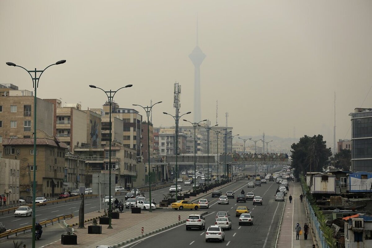 هوای تهران نارنجی شد!/ بیماران و گروههای حساس در خانه بمانند
