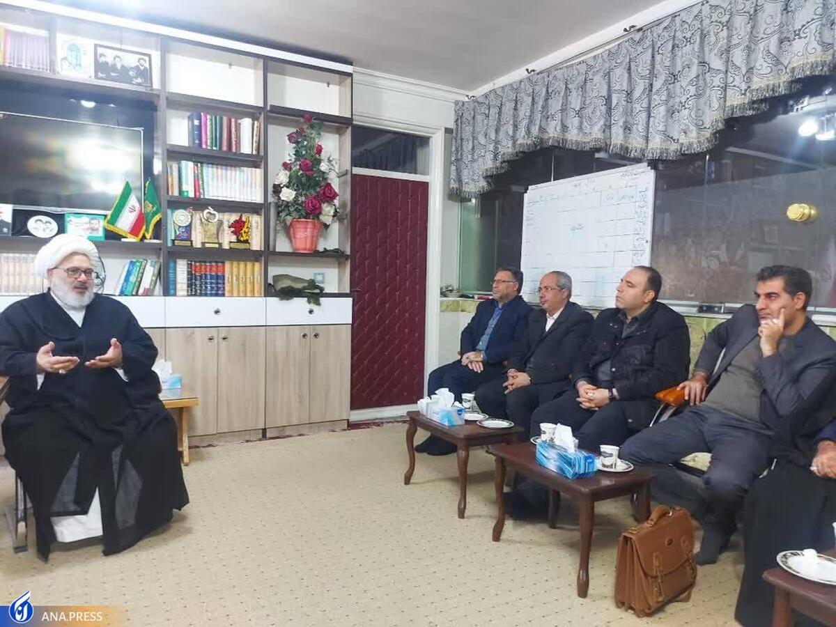 استادان حوزه و دانشگاه با اندیشههای نو تحولآفرین باشند
