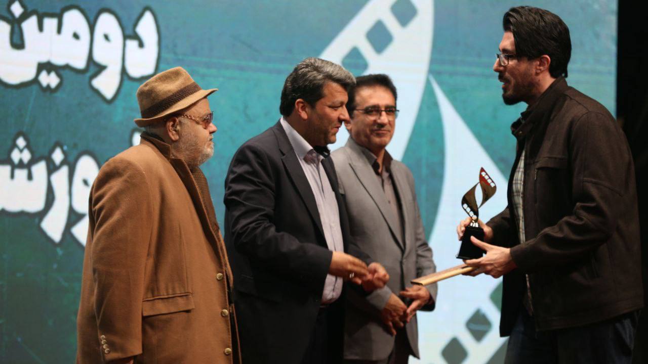 برگزیدگان جشنواره آموزشگاههای آزاد سینمایی معرفی شدند/ محمد خزاعی: از فیلمهای فرهنگی، اجتماعی و متفکر حمایت میکنیم برگزیدگان جشنواره آموزشگاههای آزاد سینمایی معرفی شدند/ محمد خزاعی: از فیلمهای فرهنگی، اجتماعی و متفکر حمایت میکنیم