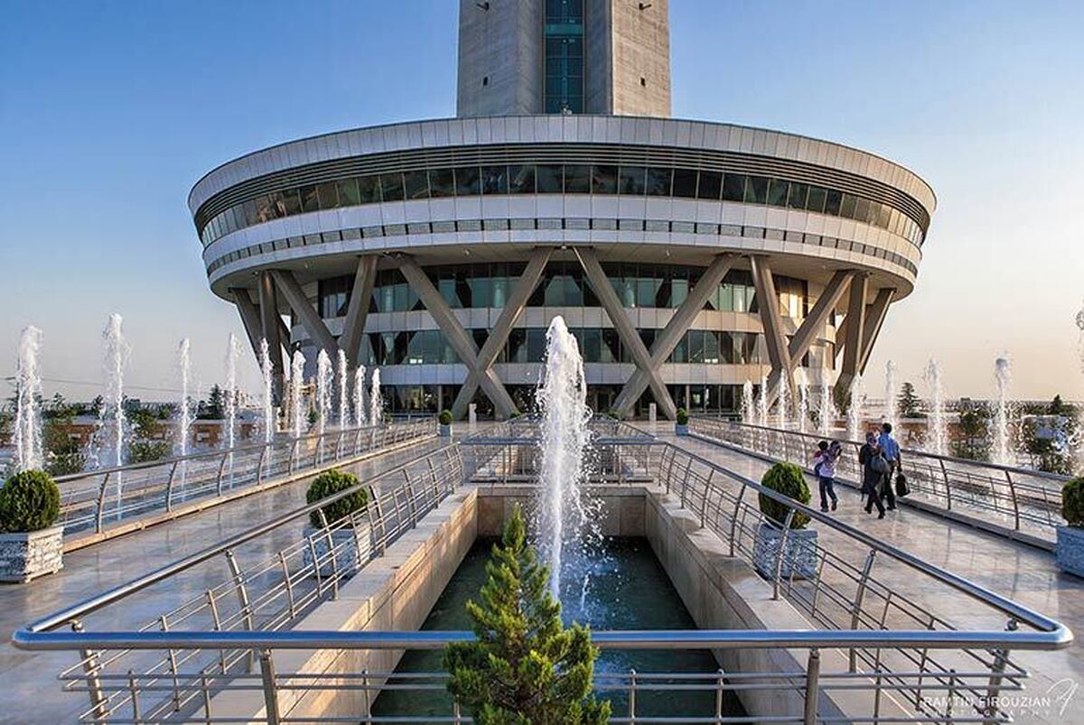 بازدید رایگان بسیجیان از برج میلاد