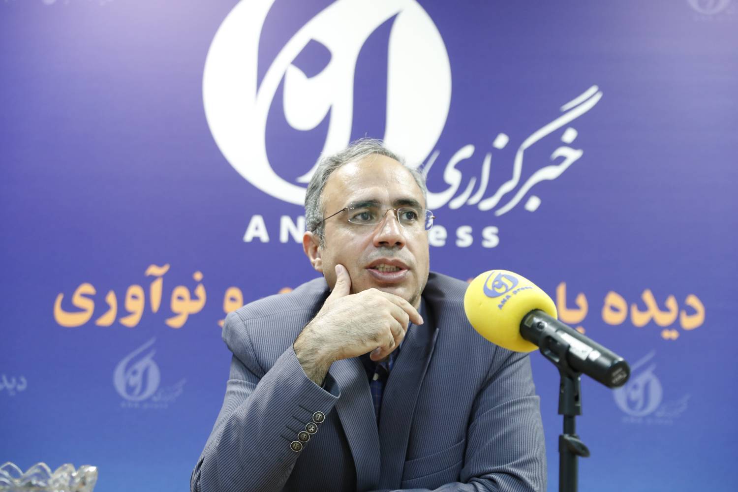 وضعیتمان در بومی&zwnj;سازی نرم افزار بهتر از سخت&zwnj;افزار است/ ممنوعیت واردات راه حل نیست!