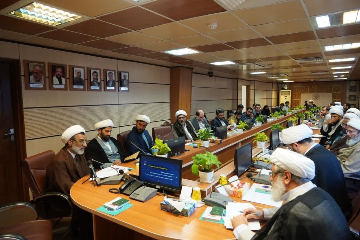 خسروپناه: تدبر در قرآن یک روششناسی برای حل مسائل حکمرانی است