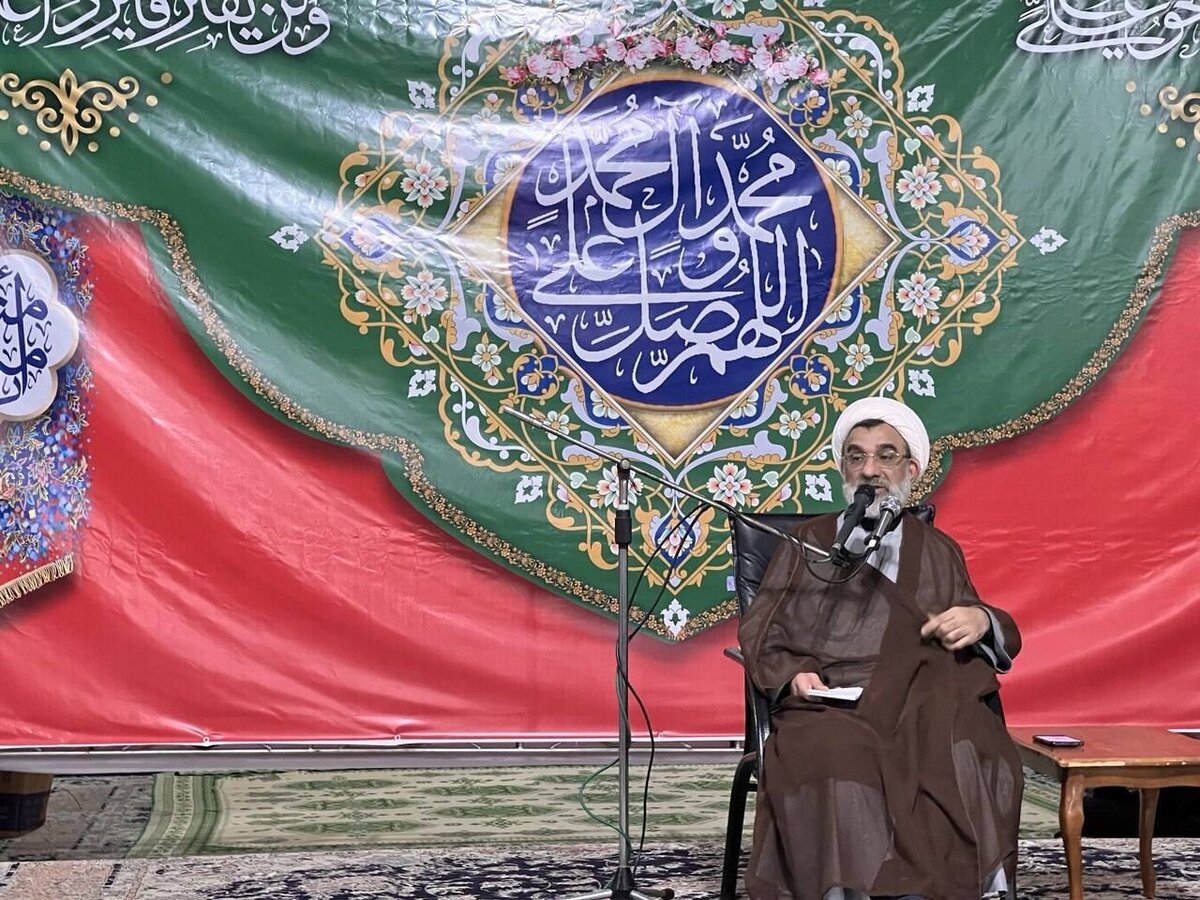 جوانان با عبادت عالمانه مهارتهای زندگی را فرا گیرند