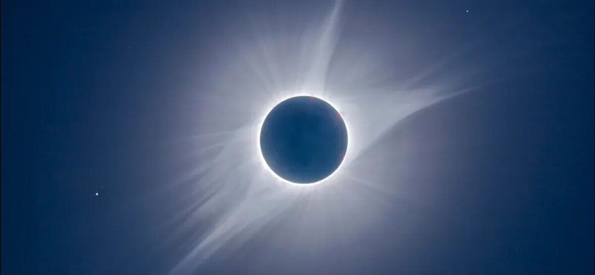 خورشیدگرفتگی بیستم فروردین