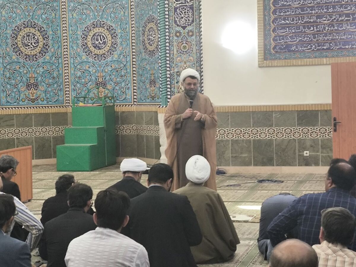 درمان سطحینگری در دینداری با الگوگیری از قرآن و ائمه اطهار