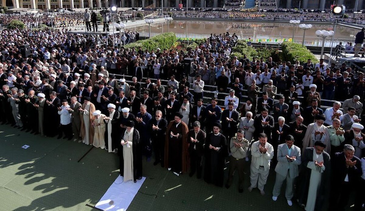 اقامه نماز عید فطر به امامت رهبر معظم انقلاب