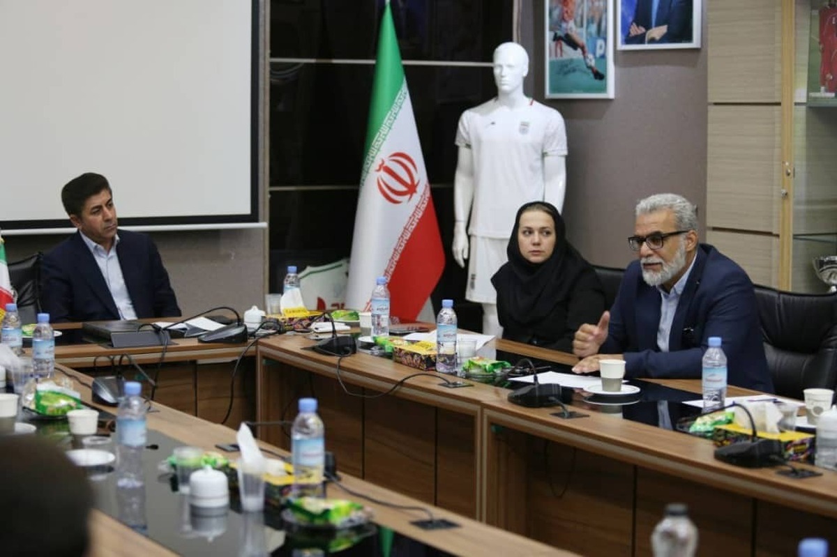 سفر عضو فدراسیون فوتبال به آمریکا به بهانه شرکت در کنگره جنجالی شد پایان همکاری با خانم دکتر! + سند